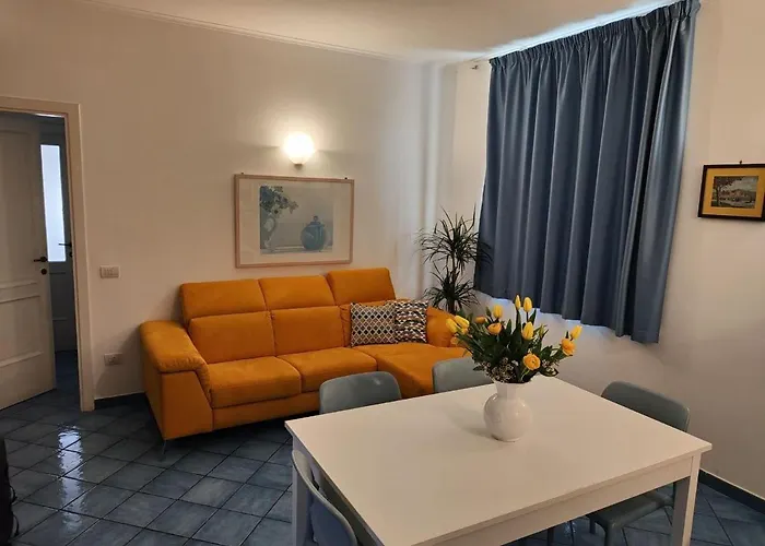 Palazzo Saltovar Апартаменты Сорренто